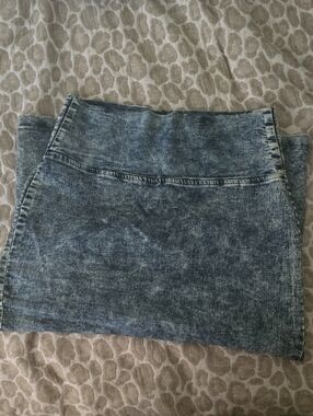 Women’s High-Waist Acid Wash Denim Skirt - Gray